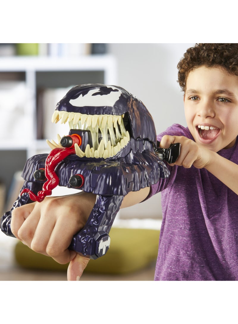 SPIDERMAN Marvel Spider-Man VenomVersus Marvelâ€™s Venom Strike Blaster, NERF Spider-Man Toy, Super Hero Toys for Kids Ages 5+ - Image 5