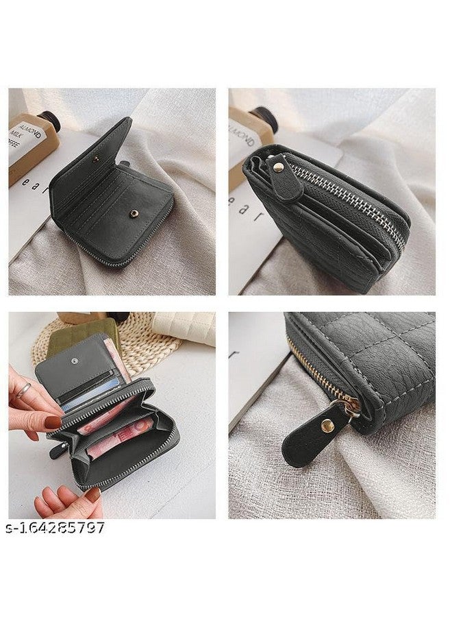 سيجا محفظة SYGA صغيرة من الجلد الصناعي بسحاب للنساء، رمادية اللون - بنمط مربعات - Image 3