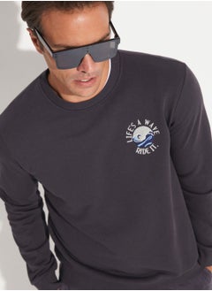 Casual Embroidered Sweatshirt
