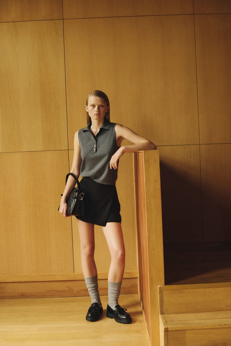 H&M Collared sweater vest