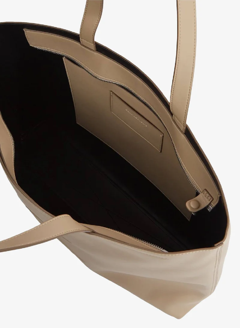 Calvin Klein Jeans Crockery Tote Bag for Women | Best Price UAE