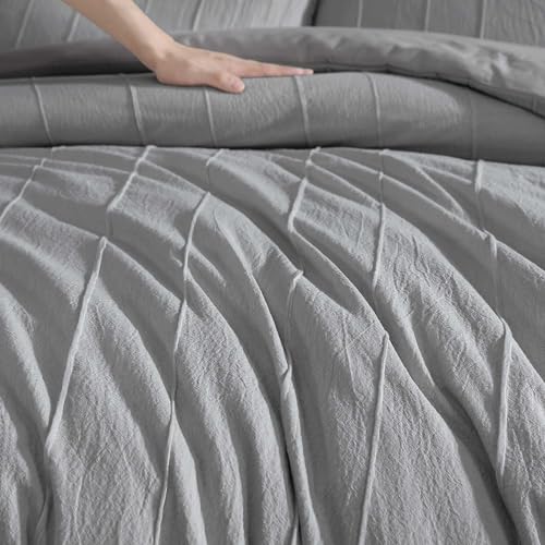Vera Wang - King Comforter Set, Soft Cotton Bedding w/Smooth Cotton Percale Reverse, Lightweight for Year Round Comfort, 3 Piece Bed Set w/Matching Pillowcases (Woven Tucks Grey) - Image 4