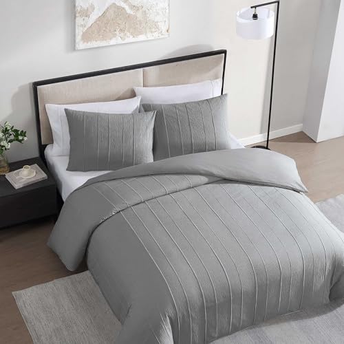 Vera Wang - King Comforter Set, Soft Cotton Bedding w/Smooth Cotton Percale Reverse, Lightweight for Year Round Comfort, 3 Piece Bed Set w/Matching Pillowcases (Woven Tucks Grey) - Image 3