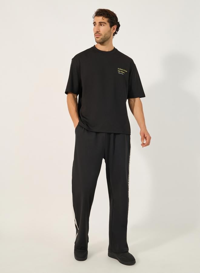 ستايلي تيشيرت كبير بطباعة جرافيك منسوجة - Image 2