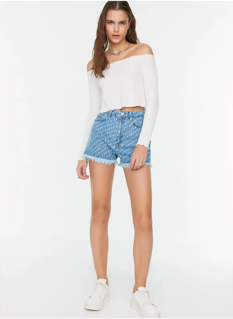 trendyol Printed Ripped Hem Denim Shorts
