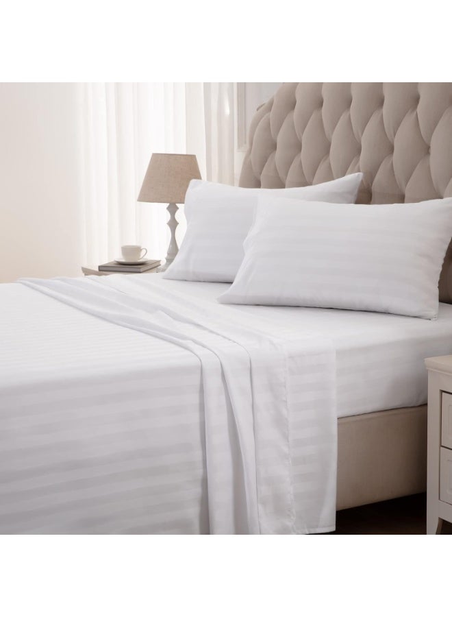 طقم أبيض ملاءات سرير من القطن الفاخر مكون من 3 قطع – ملاءة وغطاءي وسادة بنقشة مخططة، ناعم وقابل للتنفس، للاستخدام المنزلي أو الفندقي (مقاس مفرد/مزدوج) - Image 1