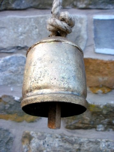Carfar Handicrafts Shabby Chic Country Style Rustic Metal Hanging Giant Cow Bells, 76 cm Length, Antique Gold, 4 Count - Image 4