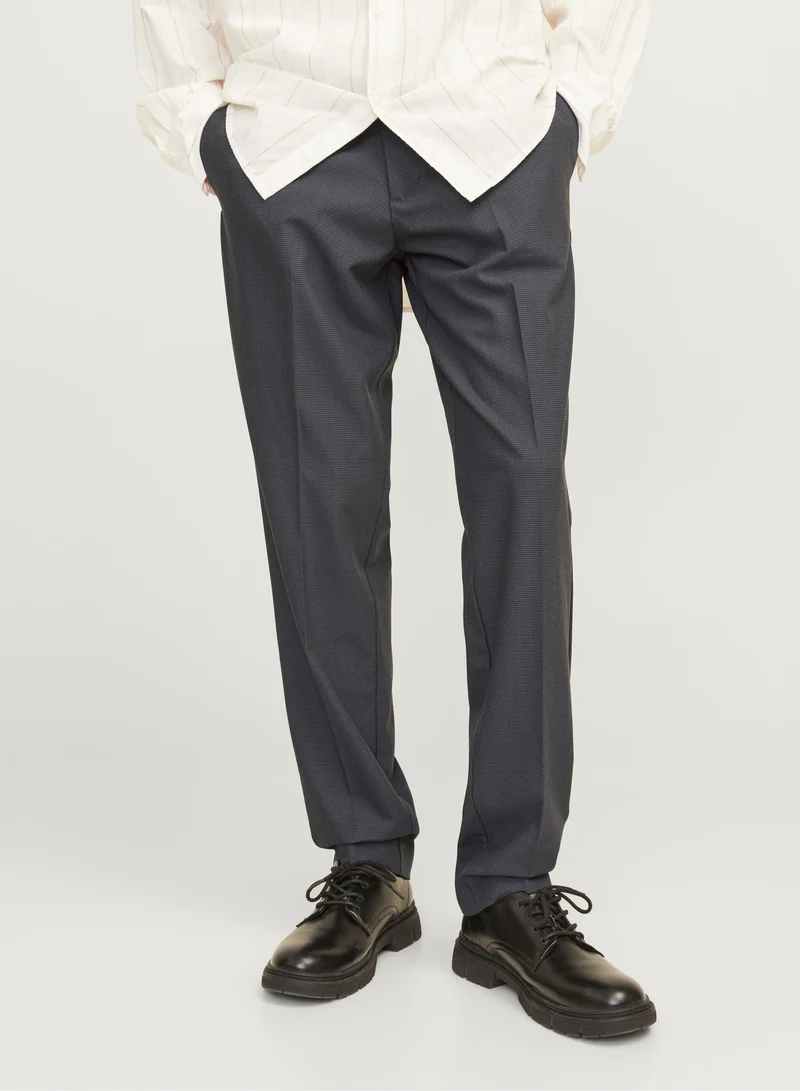 Relaxed Tapered Chino