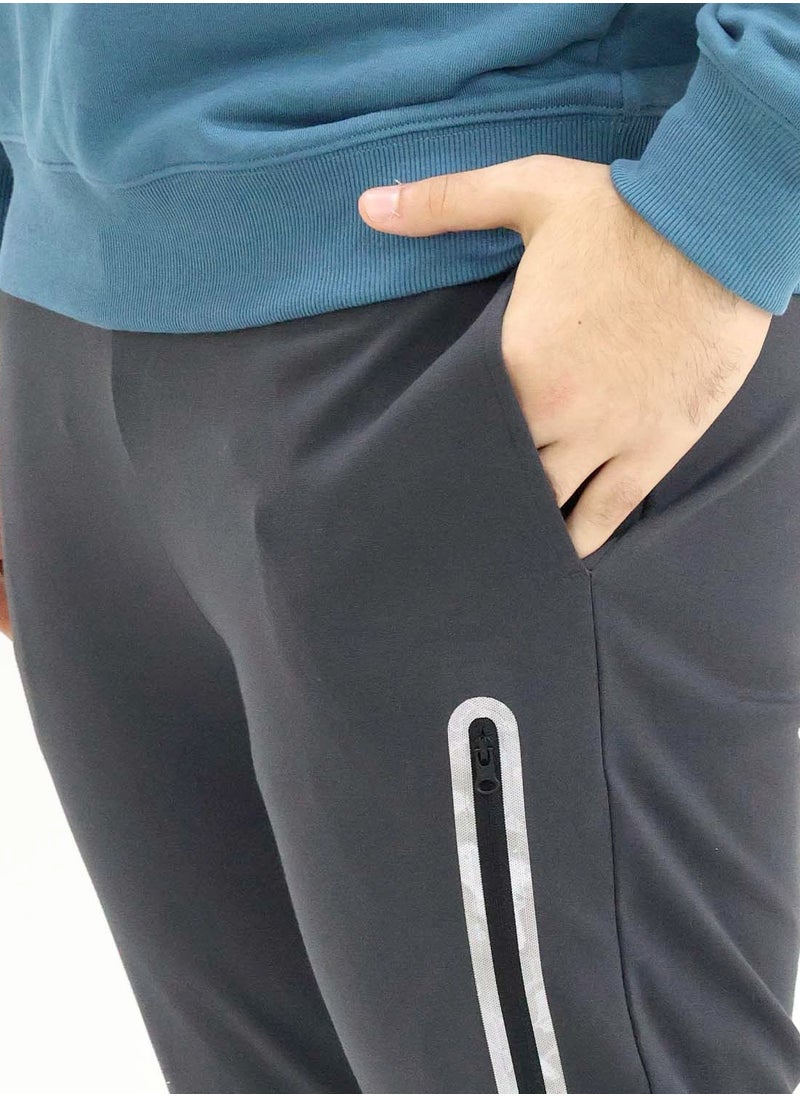 GIORDANO Men's G-Motion Joggers  - Image 2