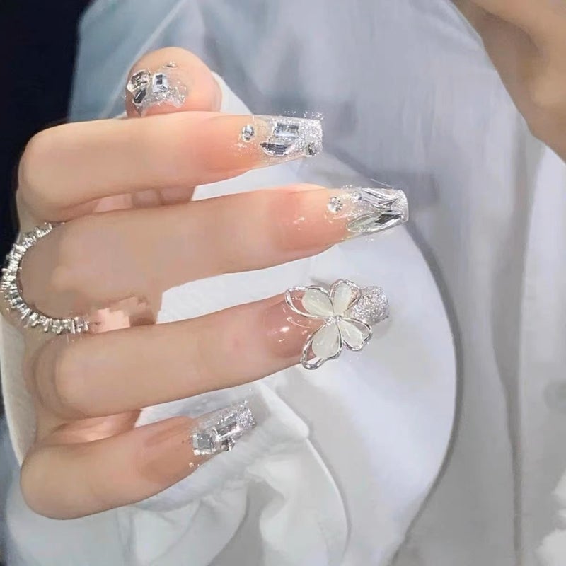 Hand-Worn Armor Butterfly Nail Pieces – Wearable Diamond Design for Ladies - Image 3