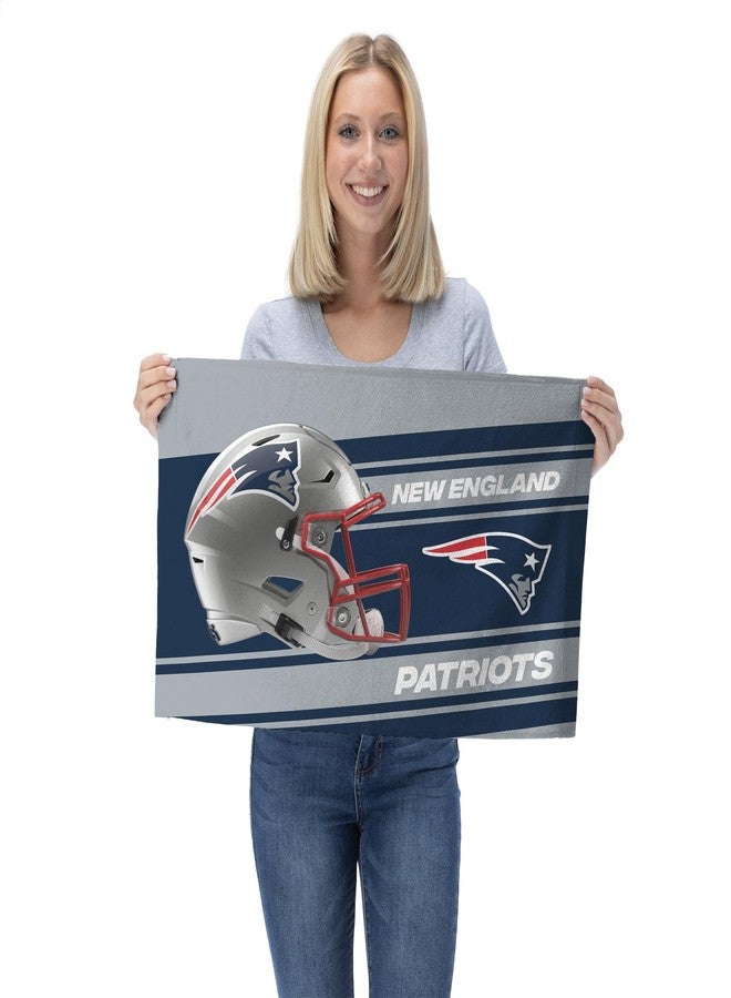 نورث ويست مجموعة مناشف مشجعي فريق نيو إنجلاند باتريوتس لكرة القدم الأمريكية (NFL) من نورث ويست، عبوة من قطعتين، مقاس كل منشفة 16 بوصة × 25 بوصة، قابلة للمسح، بألوان الفريق - Image 3