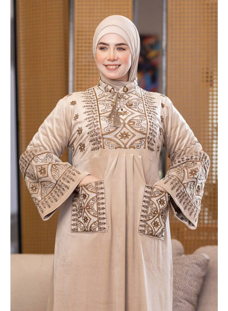 Luxurious women's velvet abaya with elegant silk embroidery – modest and sophisticated design for receiving guests and going out – soft Heidi fabric - Image 2