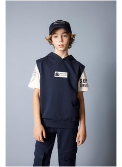 Boy Regular Fit Hooded Sleeveless Knitted Vest
