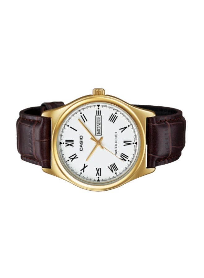كاسيو ساعة كاسيو MTP-V006GL-7BUDF للرجال، كوارتز تناظرية، ميناء أبيض، هيكل من الفولاذ المقاوم للصدأ باللون الذهبي، حزام جلدي بني، أرقام رومانية، عرض اليوم والتاريخ، ساعة كلاسيكية أنيقة مقاومة للماء - Image 4