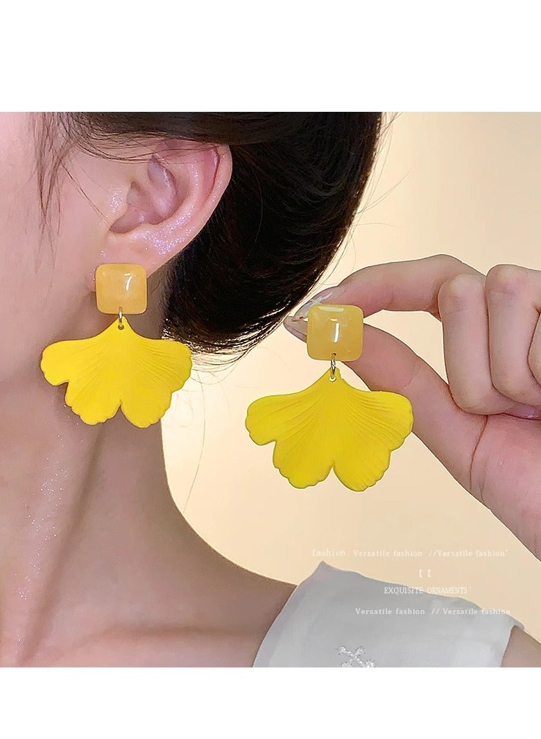 حلق بتلات أصفر من الأكريليك مع تثبيت مربع، مثالي للأعراس، احتفالات العيد، الإجازات الصيفية، فطور وكاجوال ومناسبات المساء - Image 1