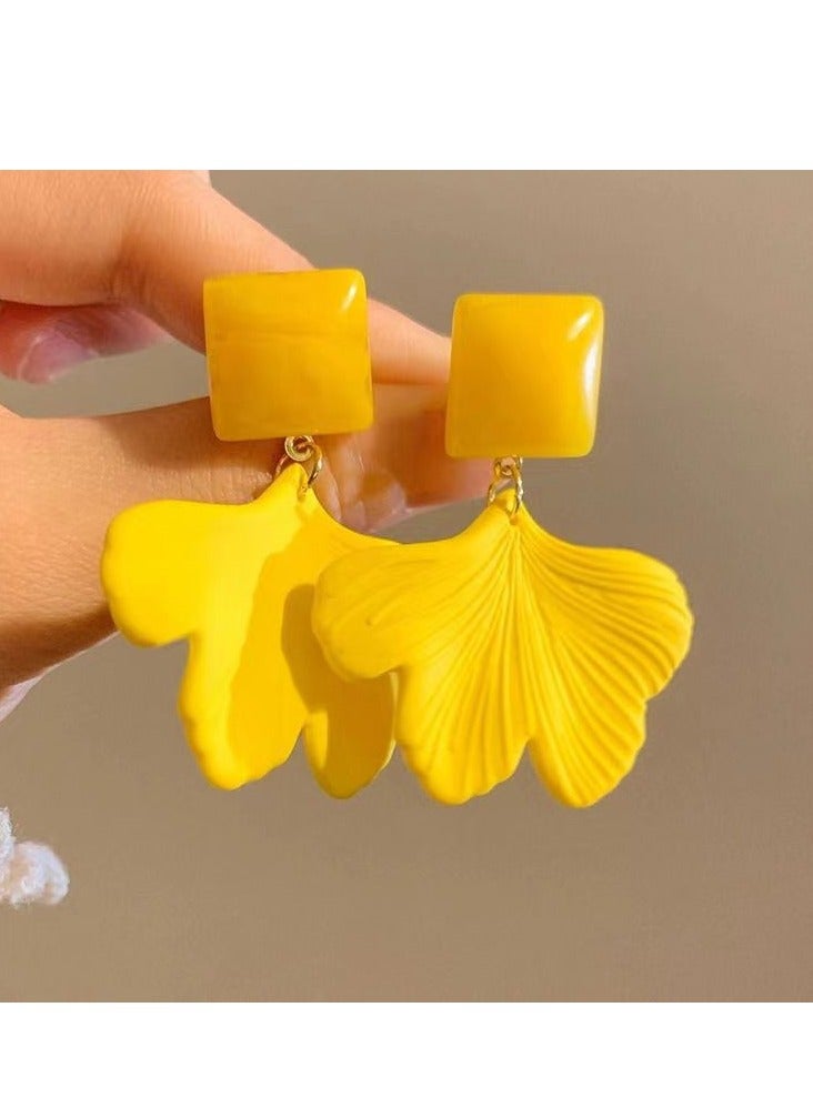 حلق بتلات أصفر من الأكريليك مع تثبيت مربع، مثالي للأعراس، احتفالات العيد، الإجازات الصيفية، فطور وكاجوال ومناسبات المساء - Image 3