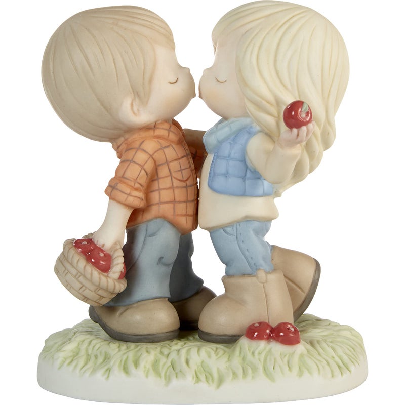 Precious Moments Precious Moments Youre The Apple of My Eye Figurine