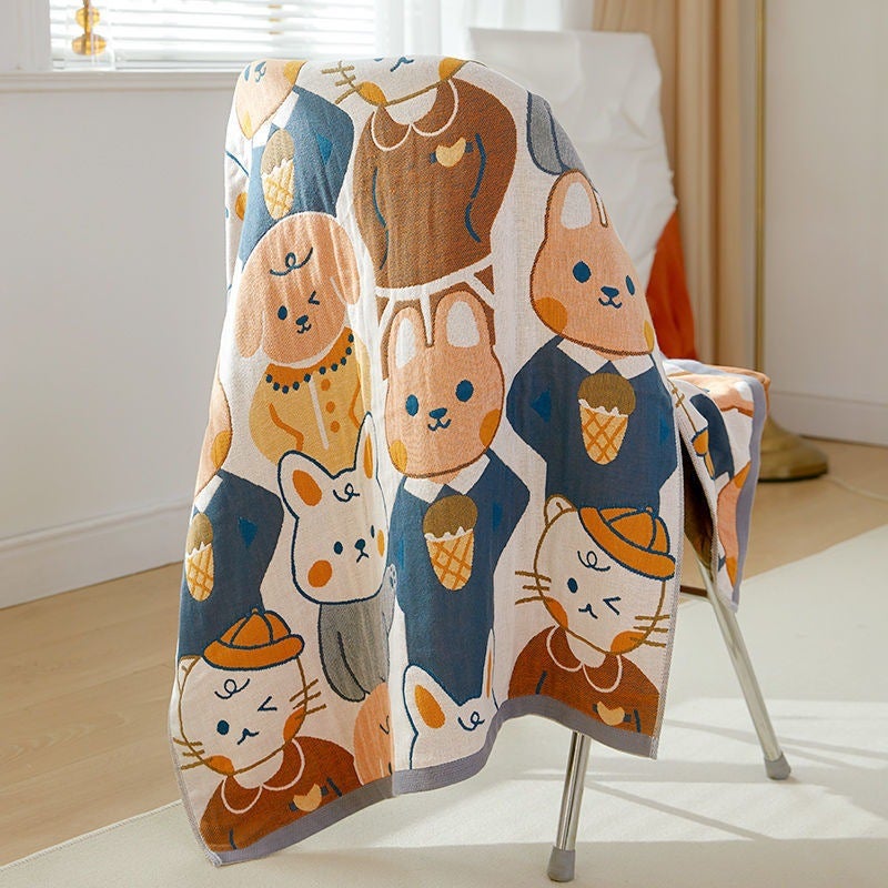 Class A Gauze Bath Towel, Four-Layer Large Towel, Absorbent and Lint-Free, Cute Cartoon Design for Home Use, Suitable for Men, Women, and  Children