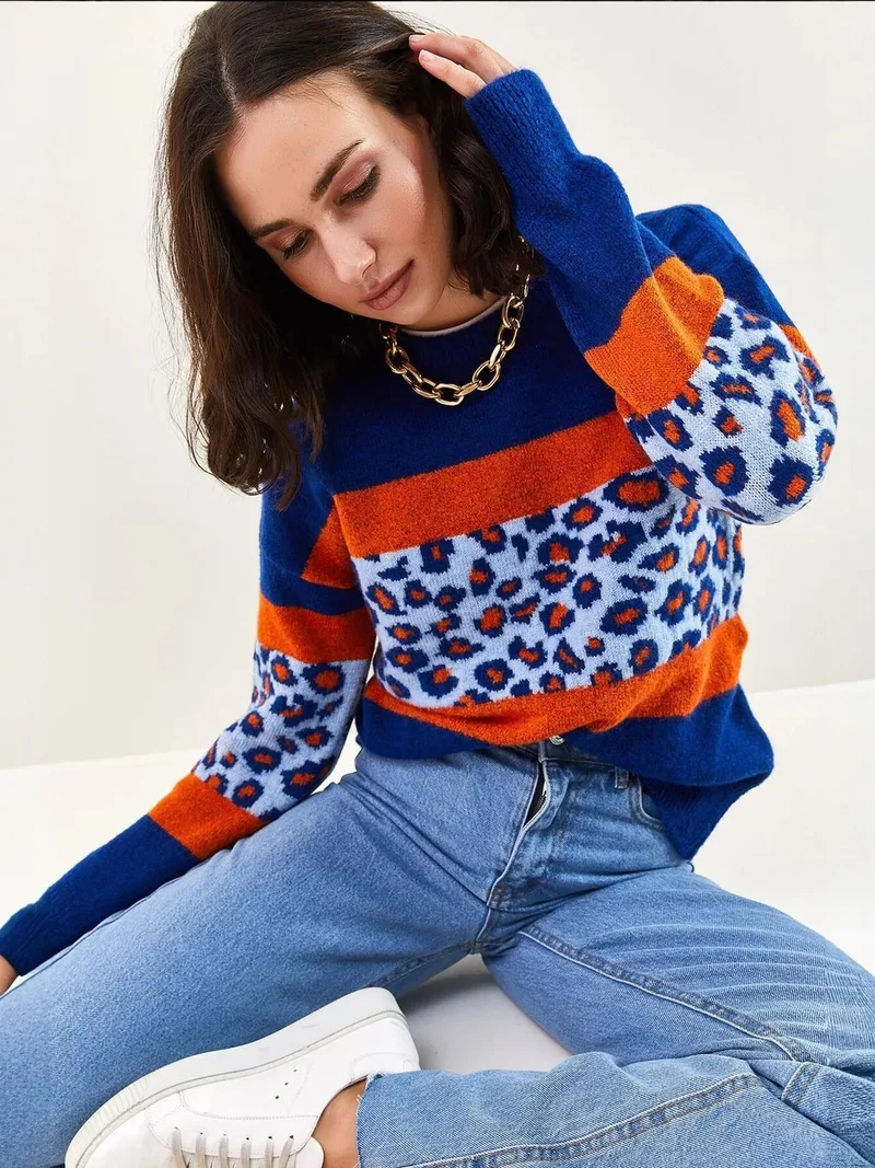 بيانكو لوتشي كنزة صوفية برقبة دائرية بطبعة الفهد من لوتشي