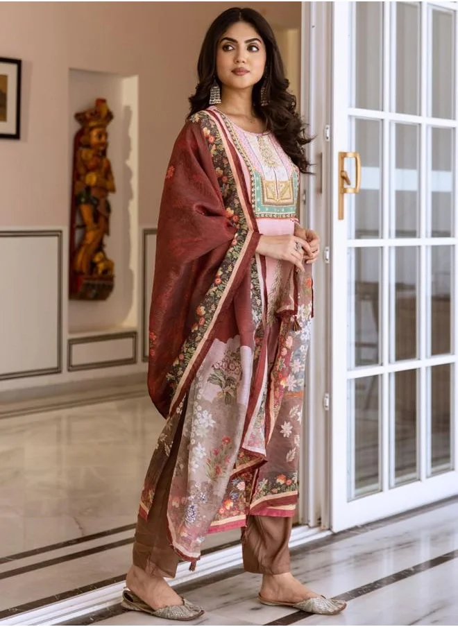 ISHIN Palazzo Women Pink Rayon Kurta Set with Embroidered pattern Tunic and Palazzo features a Round neckline and Three-Fourth Sleeve secured with Elastic closure and styled in Straight Fit ideal for Festive moments — crafted to elevate your special moments.