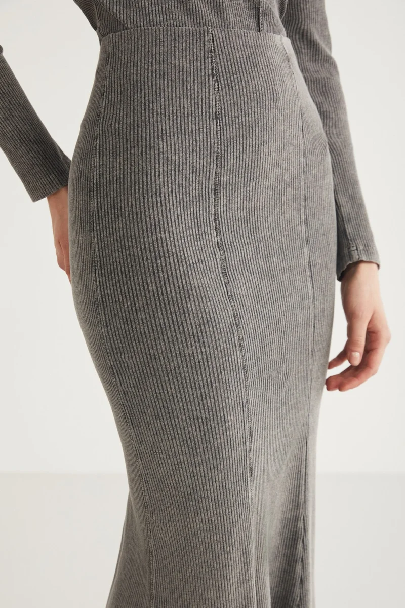 جريميلانج Cateline Women's Slim Fit Elastic Waist Body-hugging Midi Gray Skirt