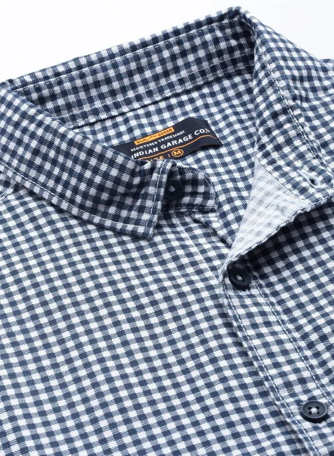 شركة المرآب الهندية قميص رجالي كحلي بنقشة مربعات بياقة مفتوحة