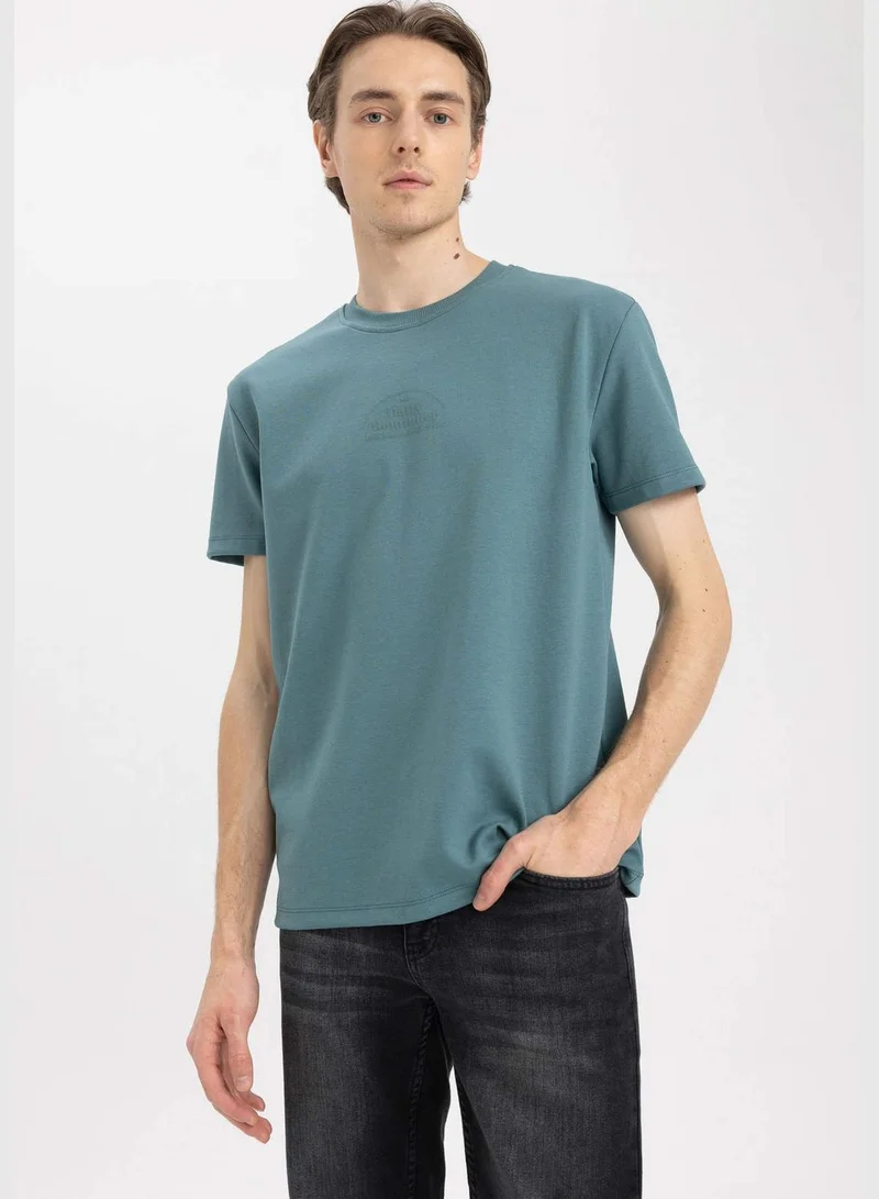 ديفاكتو Man Crew Neck Short Sleeve Knitted T-Shirt