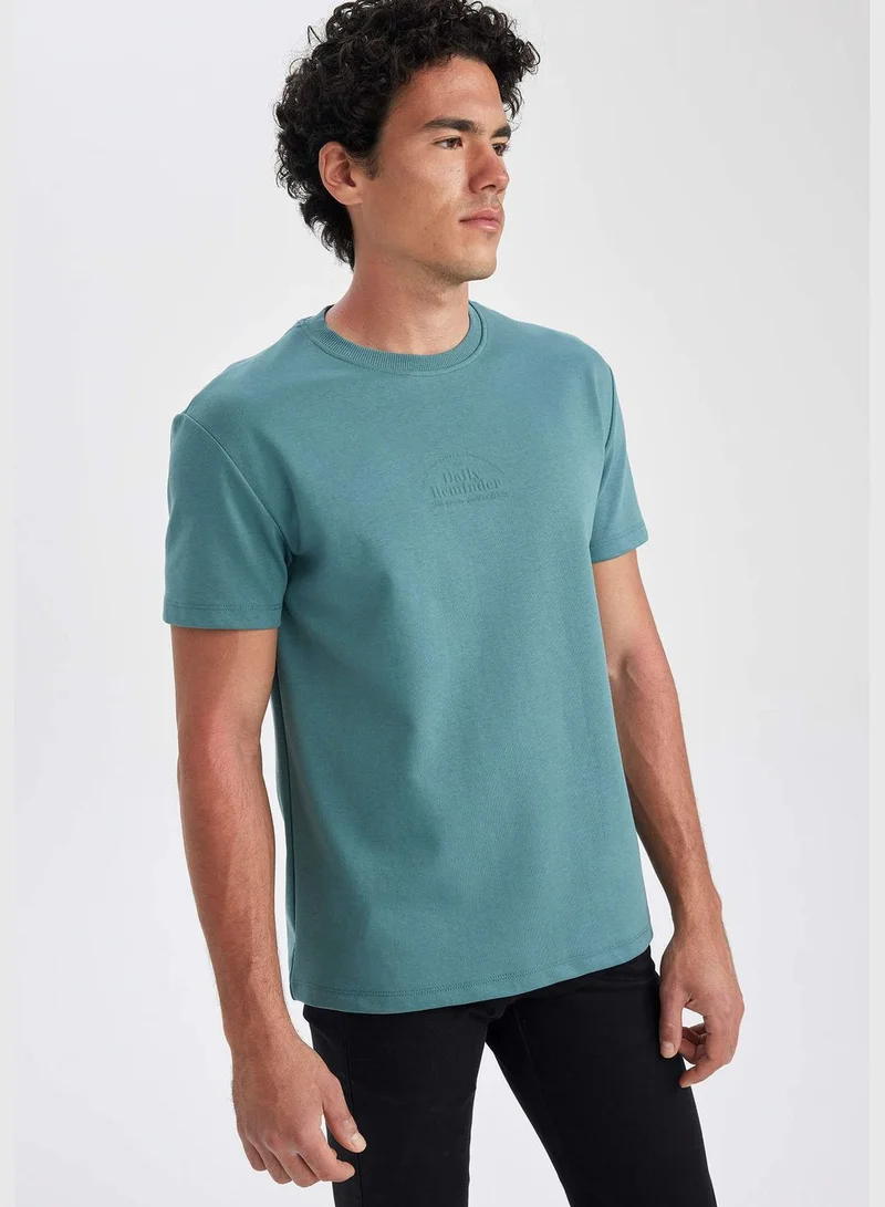 ديفاكتو Man Crew Neck Short Sleeve Knitted T-Shirt