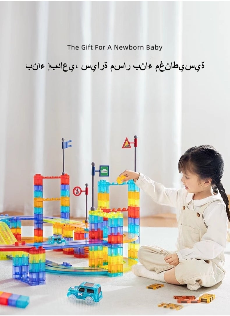 ديجي مجموعة مسار سيارات مغناطيسية – 154 قطعة، مكعبات بناء تعليمية STEM مع سيارات كهربائية وأعلام وجسور – لعبة تعليمية ملونة للأطفال 3+ سنوات  - Image 2