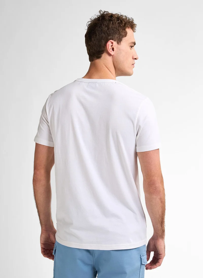 بترول اندستريز تيشيرت رجالي بطبعة صور