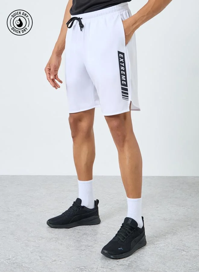 ستايلي اكتيف شورت رياضي للتدريب مزين بطبعة جانبية