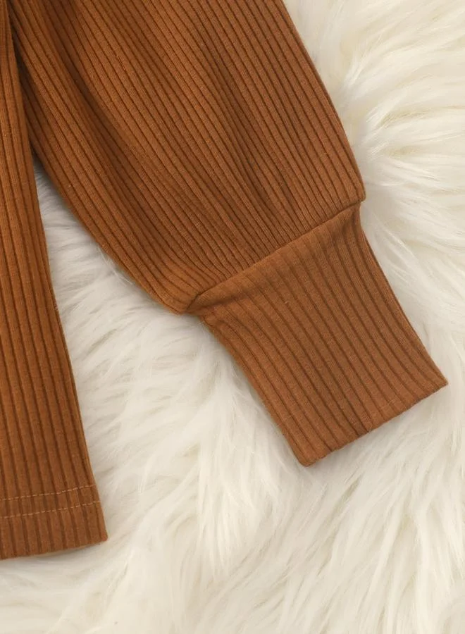 تايك تو طقم توب سادة بنسيج بارز مع بنطال بنقشة مربعات