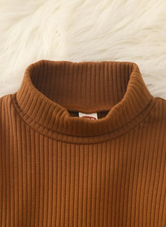 تايك تو طقم توب سادة بنسيج بارز مع بنطال بنقشة مربعات