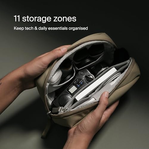 Urth Zeolite Tech Organiser - Water Resistant, Recycled Electronics Travel Case, Cable Organiser Bag for Cords, Charger, Phone, Camera Accessories in Black - Image 3