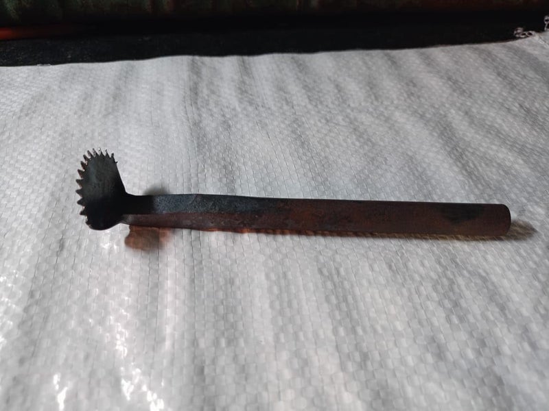 Simsnura Coconut Scraper Full Iron Strong BodyTraditional Coconut Grater ChiravaHandheld Blade Grater Kai Chirava with Iron HandleCoconut Scraper Manual Full Iron Handheld Coconut Peeler - Image 5