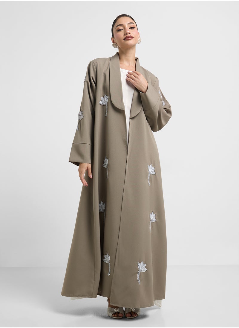 hayas closet V-Neck Embroidered Flared Sleeve Abaya  - Image 4