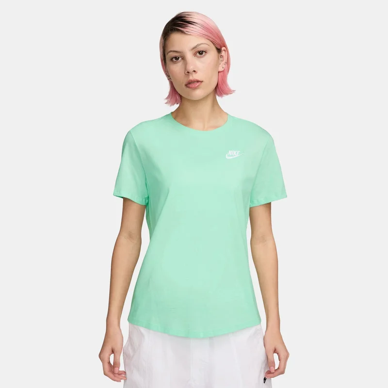 نايكي تيشيرت سبورتسوير كلوب إيسنشيالز للنساء