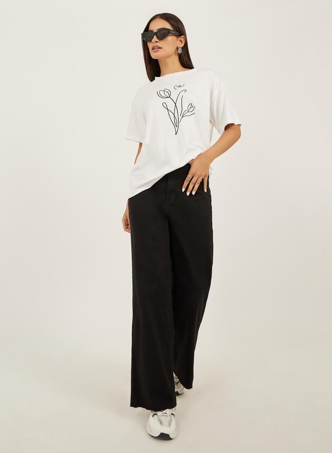 Styli Styli Women White Graphic Print Short Sleeve Oversized T-Shirt - Image 2
