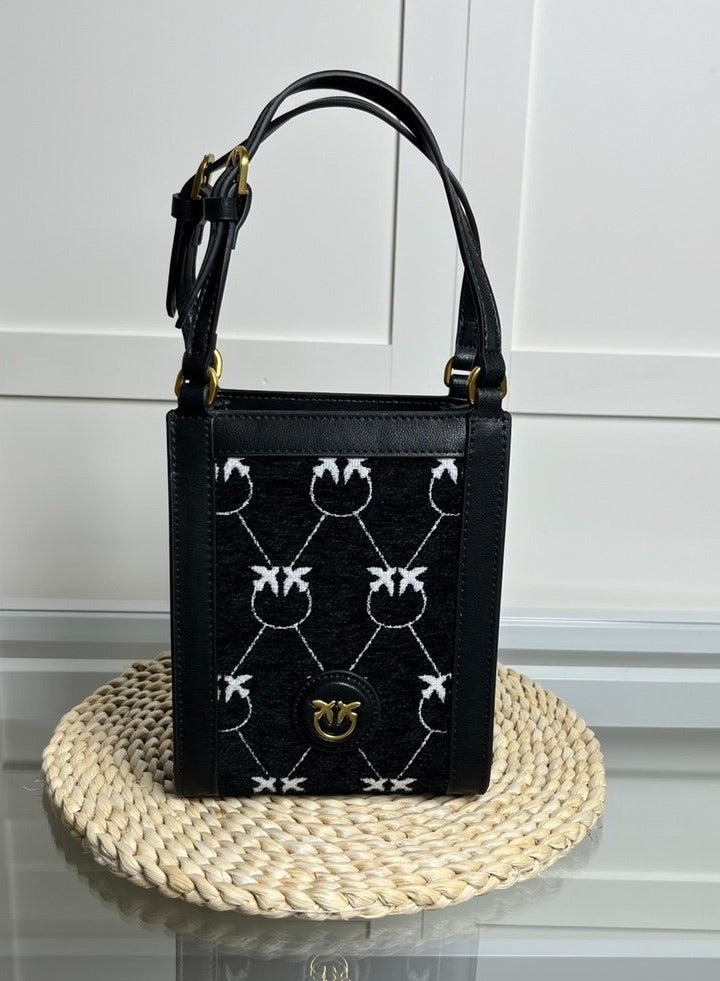 Pinko Mini Shoulder Handbag 18*12*4cm - Image 1