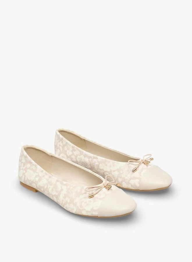 فلورا بيلا من شو إكسبرس Flora Bella Women Printed Ballerina Shoes
