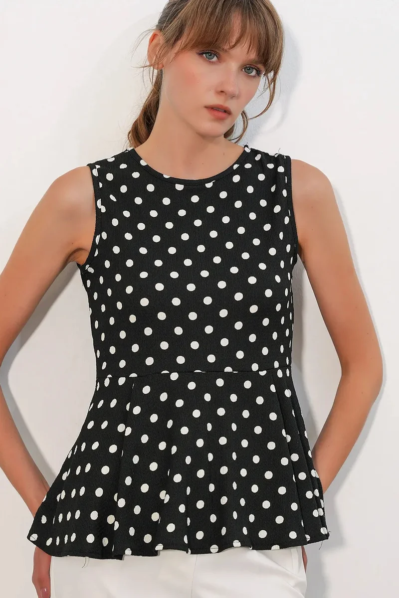 بيغ دارت BDART Polka Dot Sleeveless Crepe Blouse