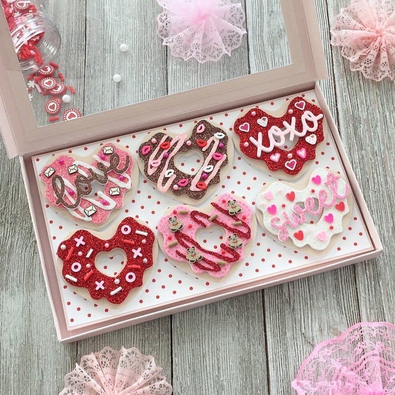 KSCRAFT Heart Shape Donuts Metal Cutting Dies Stencils for DIY ScrapbookingPhoto Album Decorative Embossing DIY Paper Cards