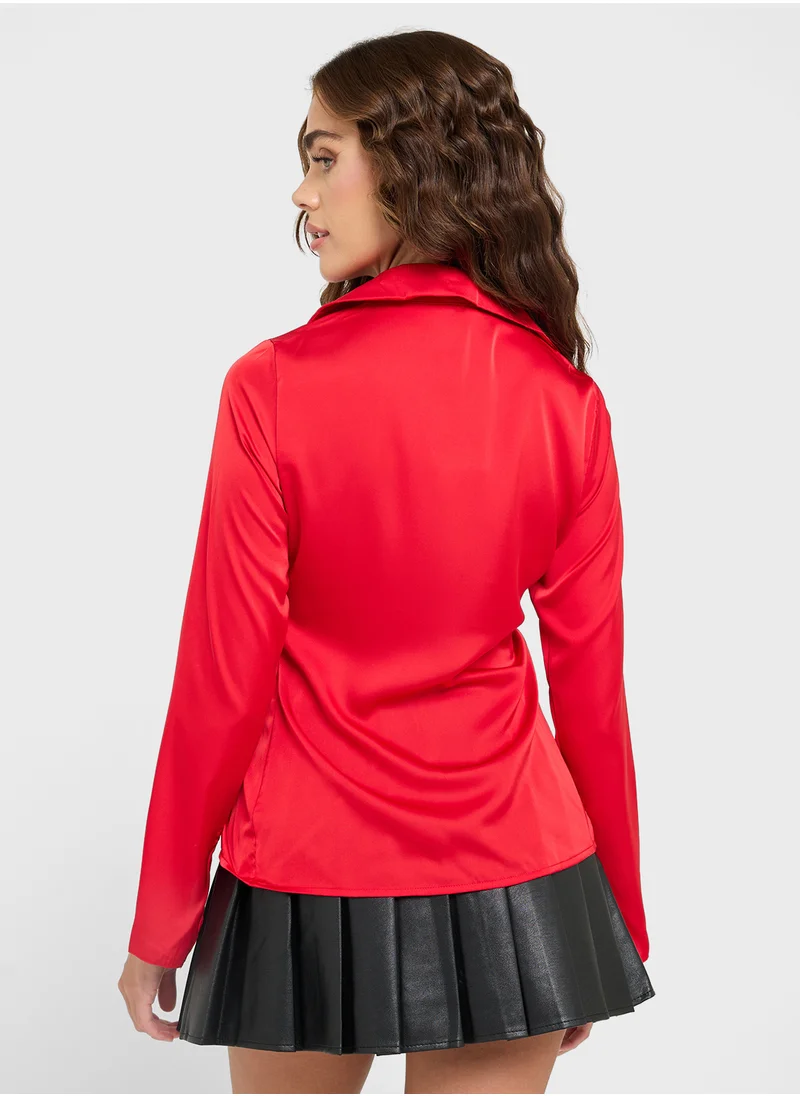 جينجر Plunge Neck Tie Up Detail Satin Shirt