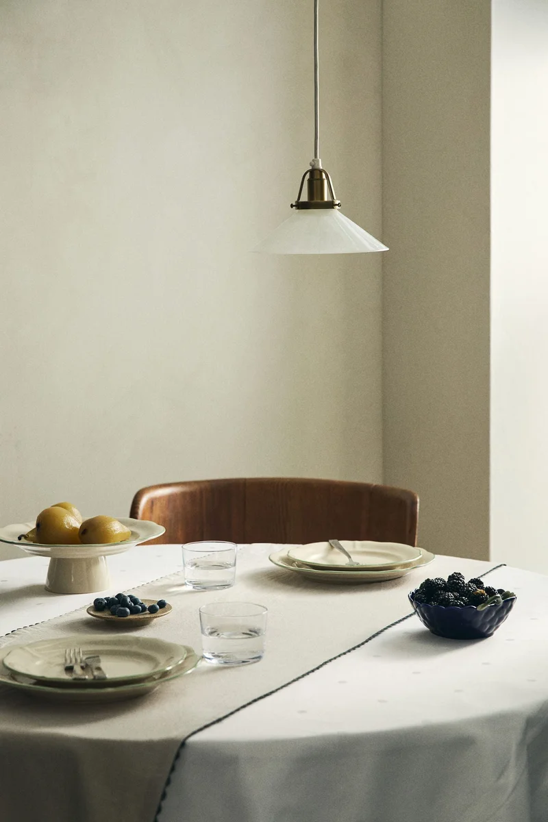 H&M Scalloped-edge table runner