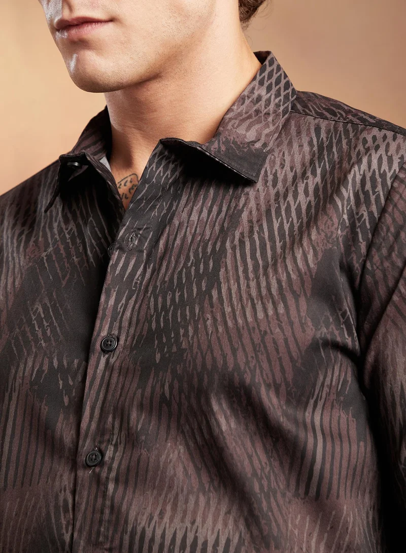 Campus Sutra Campus Sutra Men's Midnight Black & Mocha Brown Meshura Regular Shirt For Casual Wear | Spread Collar | Long Cuffed Sleeves | Button Closure | Shirt Crafted With Comfort Fit For Everyday Wear