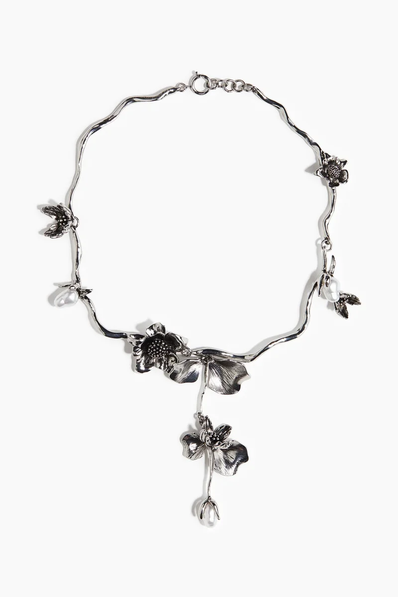 H&M Flower-detail necklace