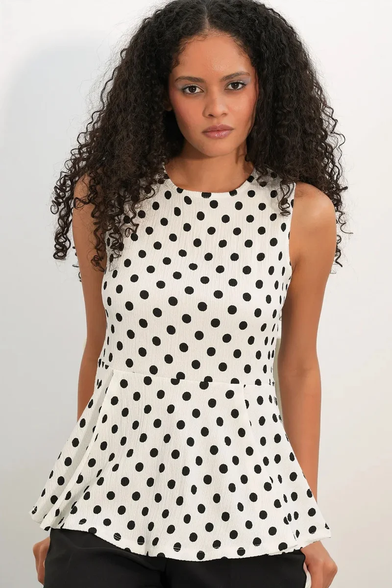 بيغ دارت BDART Polka Dot Sleeveless Crepe Blouse
