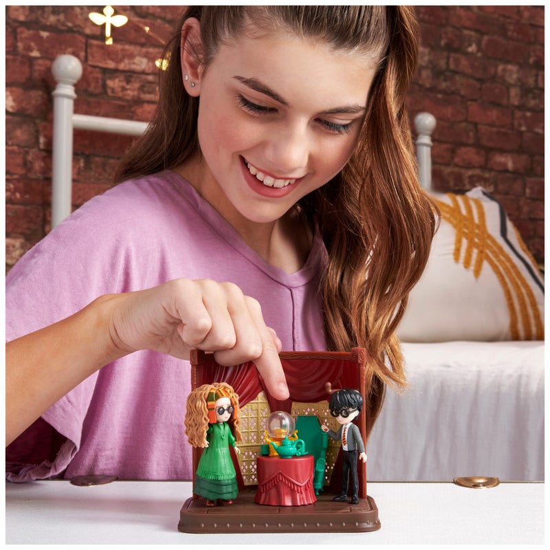 Wizarding World Harry Potter, Magical Minis Hogwarts Divination Classroom, 2 Exclusive Figures and 6 Accessories, Kids Toys for Ages 6 and up - Image 3