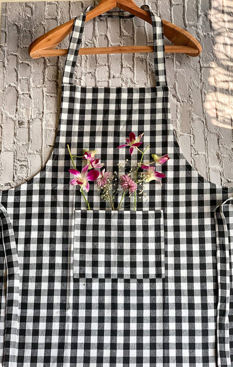 PIXEL HOME DECOR Pixel Home Cotton Apron 100% Cotton Check Kitchen Apron with Front Center Pocket Best Design Apron (Black Checked) - Image 3