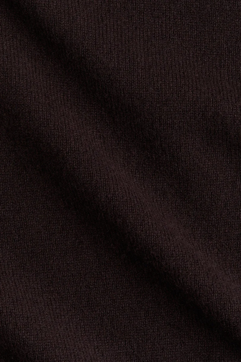 اتش اند ام كنزة من الصوف الناعم